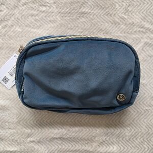 Lululemon Velour Everywhere Belt Bag 1L